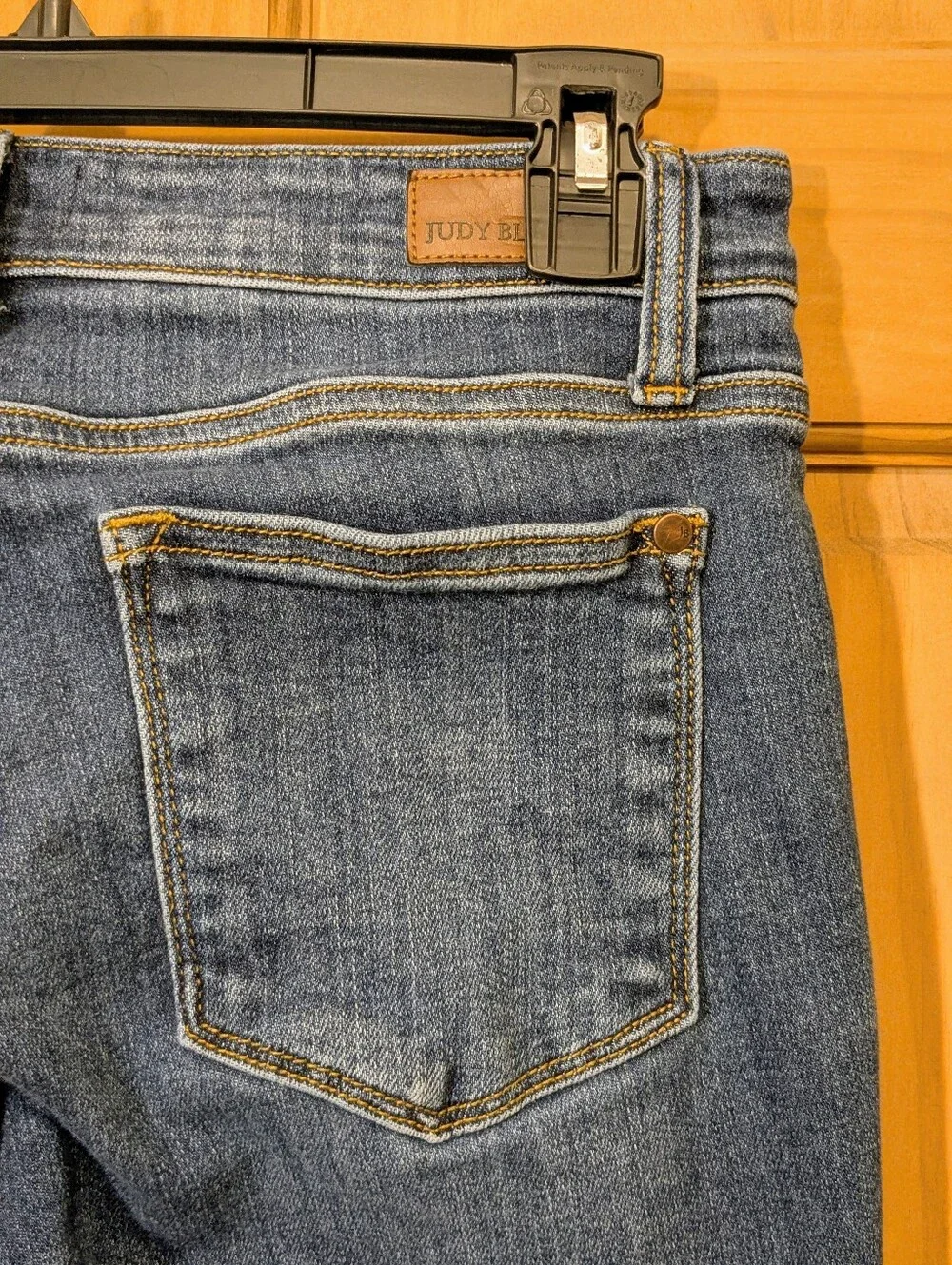 Judy Blue Skinny Fit Jeans Medium Wash Raw Hem Sz 5/28 JB82252MD Whiskers Denim